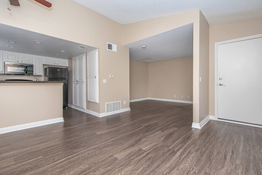 Building Photo - Mosaic Apartment Homes