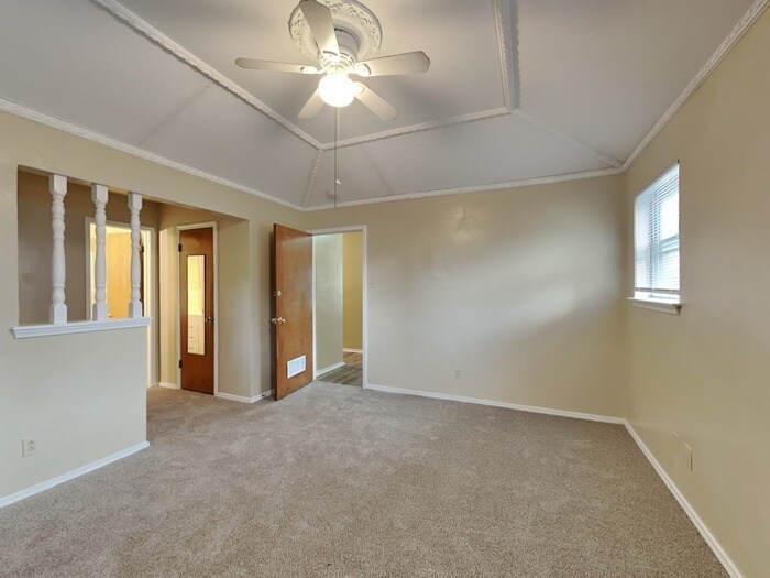 Building Photo - 7108 Ellis Rd