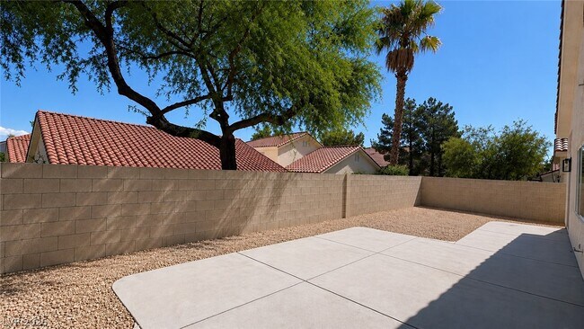Building Photo - 1916 Coyote Pass Way