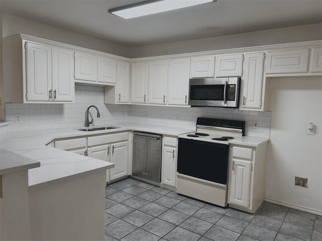 Building Photo - 3822 Stuart Rd