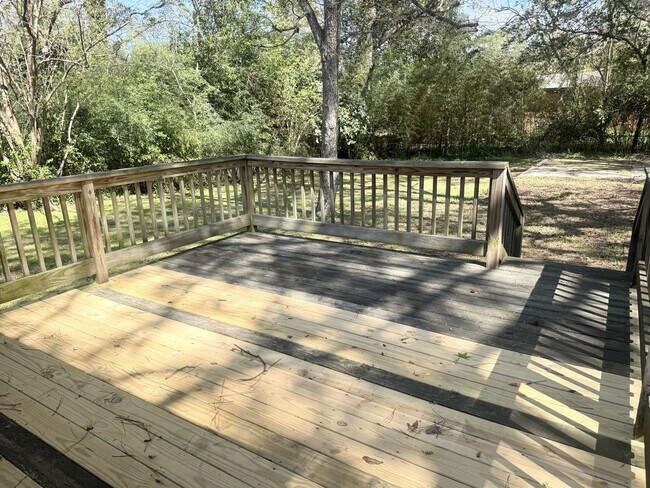 Building Photo - 106 National Ave