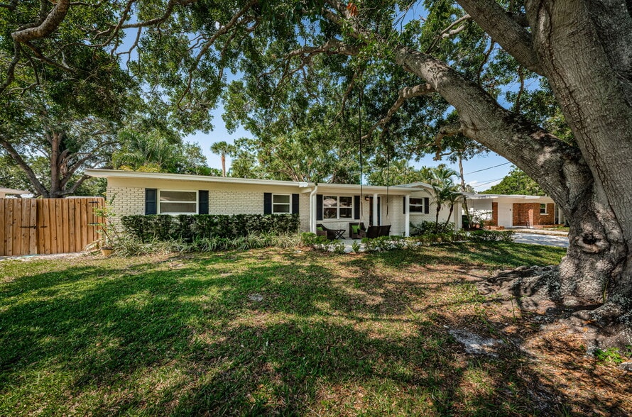 Primary Photo - 4106 W Fielder St