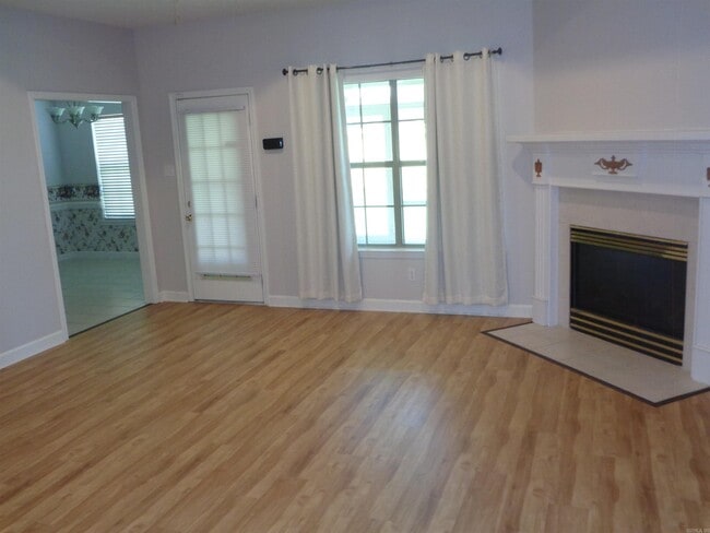 Building Photo - 5059 Silver Oak Dr