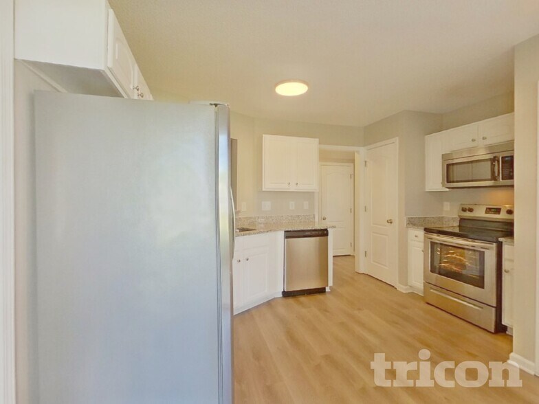 Building Photo - 929 Corvus Ct