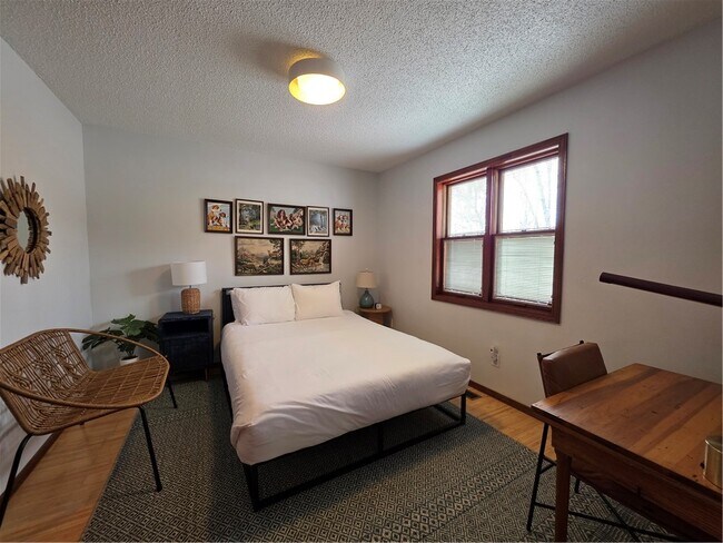 Building Photo - 11 Folkingham Ln