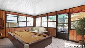 Building Photo - 1049 Ivy Ln