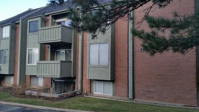Building Photo - Upgraded 2-Bedroom Condo Near the University of Utah