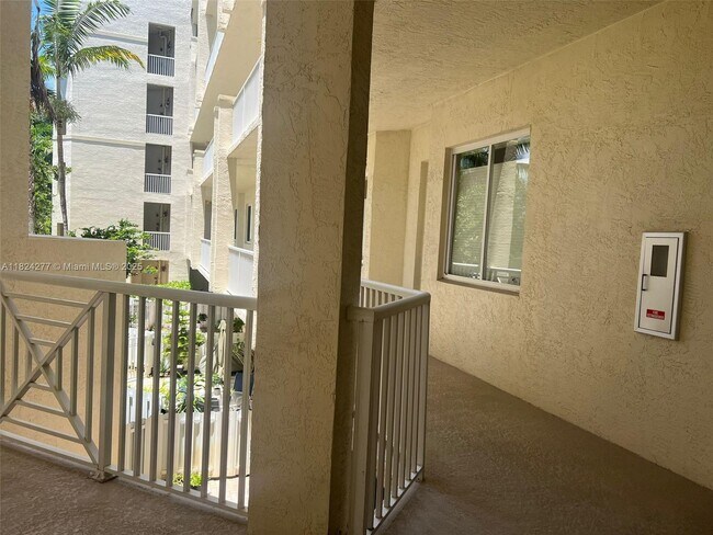 Building Photo - 3500 Oaks Clubhouse Dr