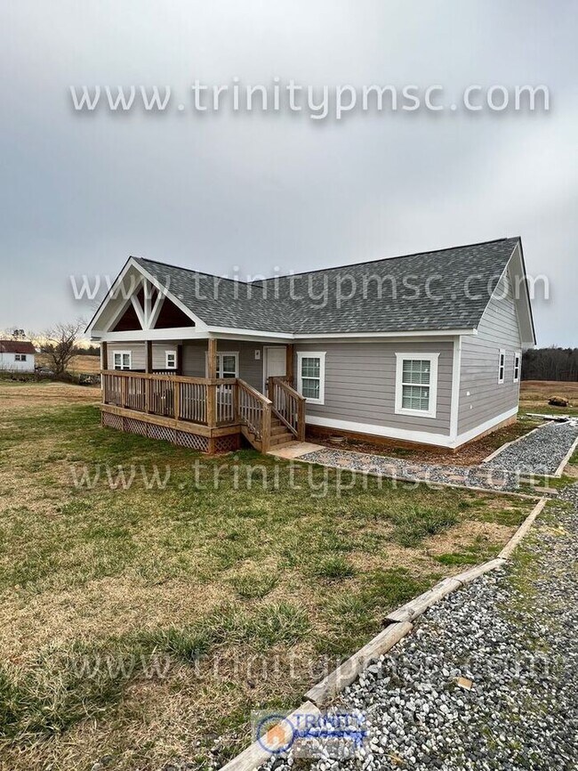 Building Photo - NEWLY UPDATED!! Ready and waiting for you!