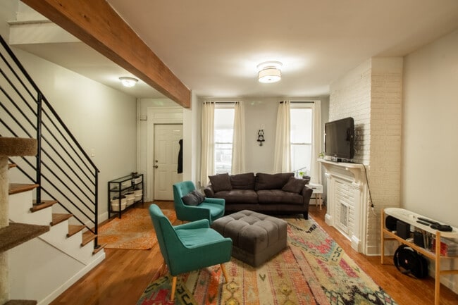Living Room - 429 Mallory Ave
