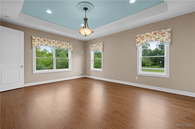 Building Photo - 10 Bentley Dr