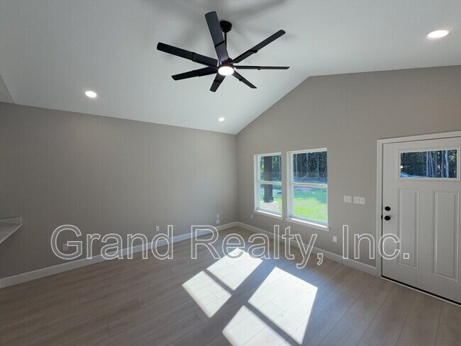 Building Photo - 6147 Beverly Ann Cir