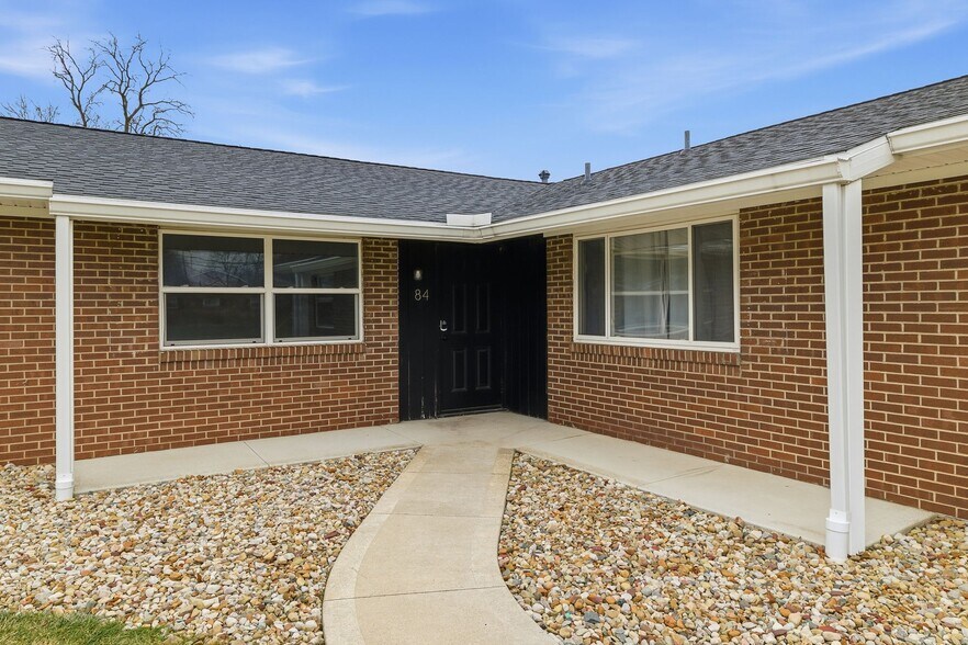 Building Photo - 84 Lasalle St