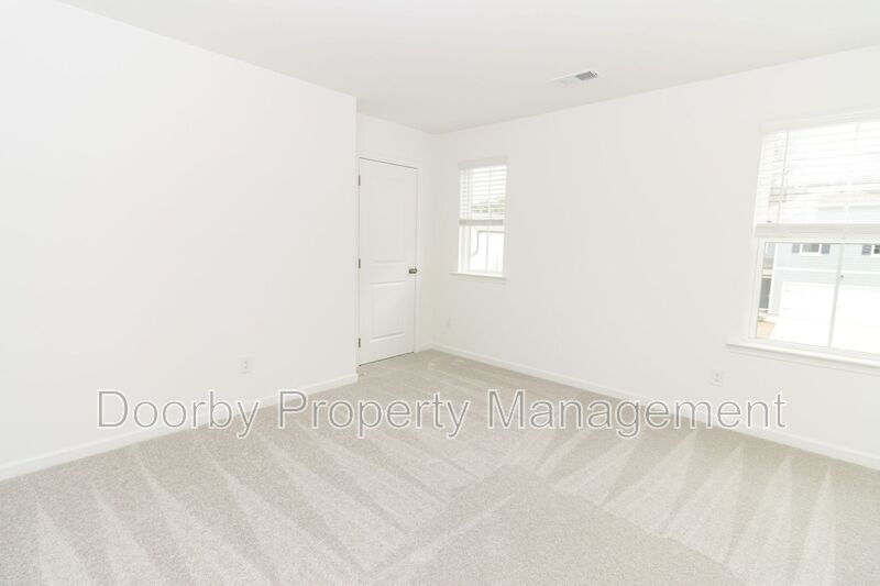 Building Photo - 115 Saddlebred Wy