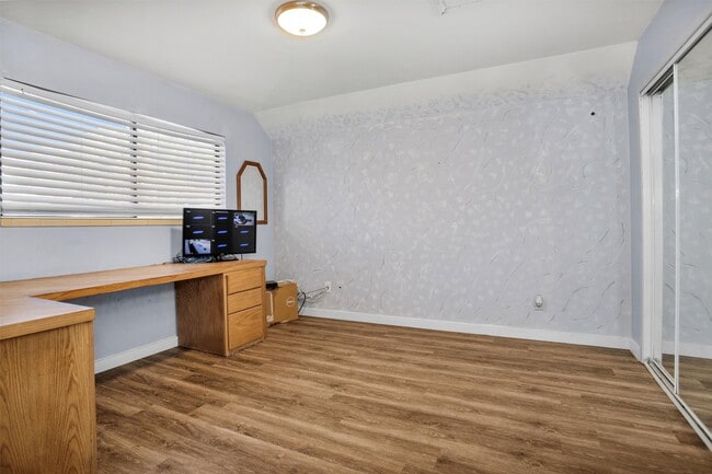 Building Photo - 1102 Mosher Ln