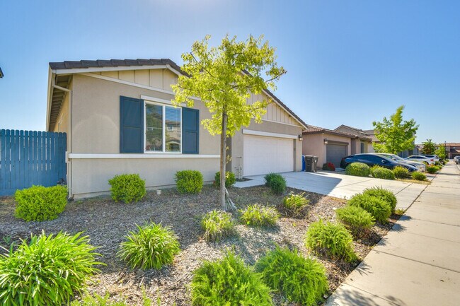 Building Photo - 1442 Copperfield Ave