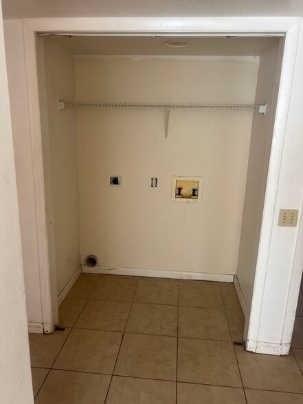 Building Photo - 1209 Unitah Ave