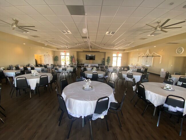 Building Photo - 435 Cary Ln