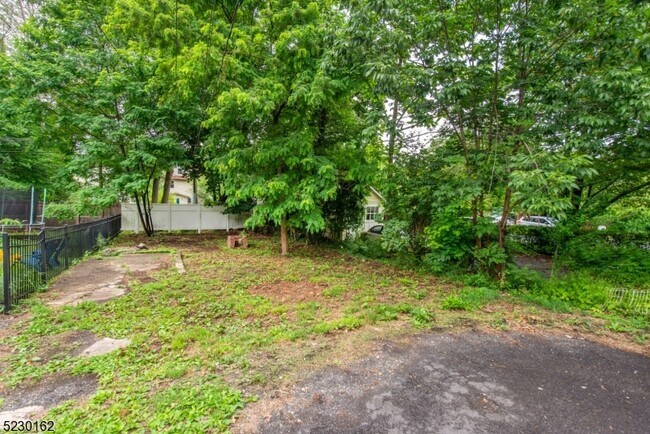 Building Photo - 51 Riggs Pl