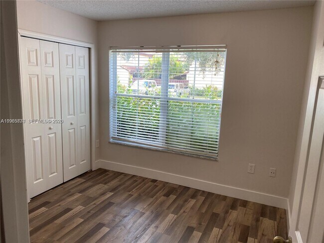 Building Photo - 14117 N Forest Oak Cir