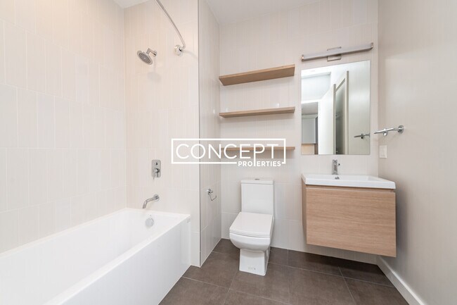 Building Photo - Longwood Row