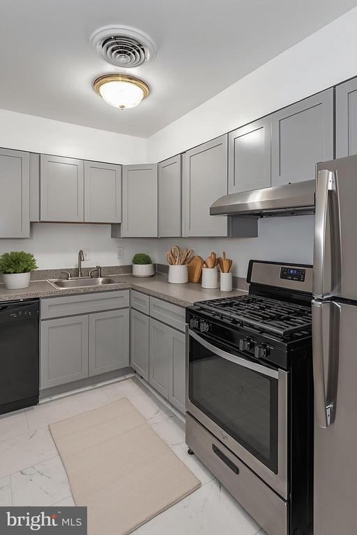 Building Photo - 5200 Quincy St