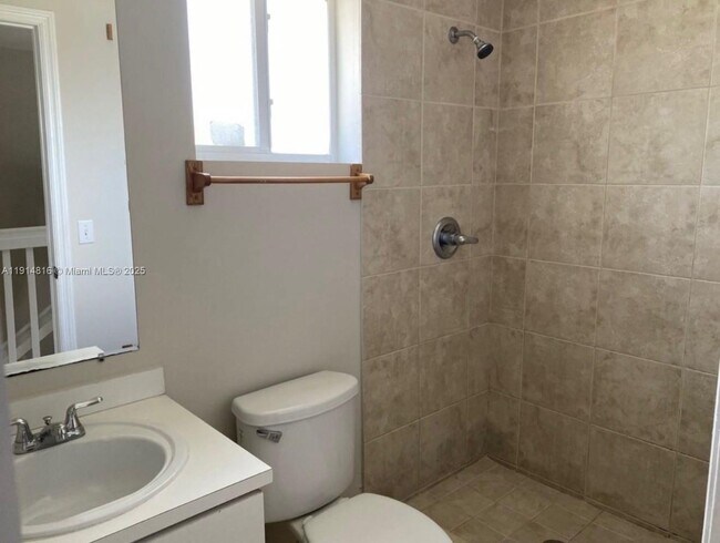 Building Photo - 821 SW 2nd St