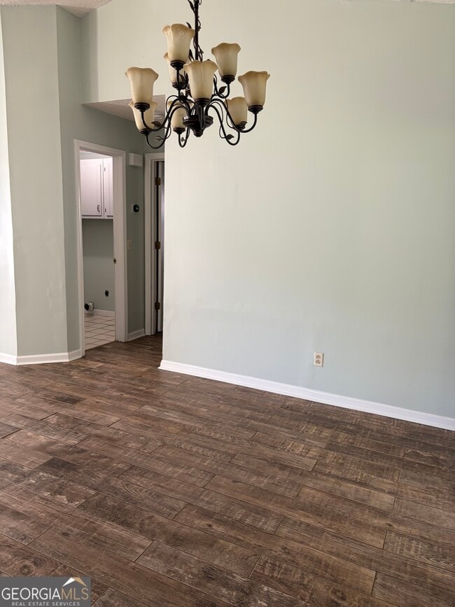 Building Photo - 121 Innerlake Ln