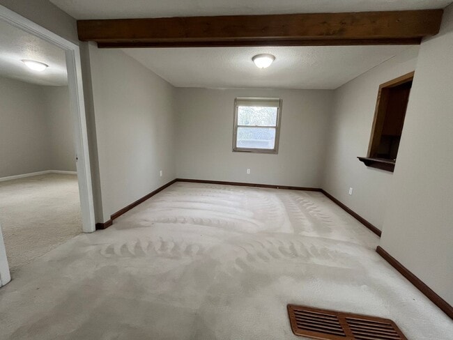 Building Photo - 4 Bed/2 Bath Rental Home with Fenced in Yard!