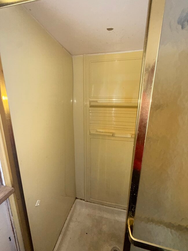 Building Photo - 111 E Livingston Dr