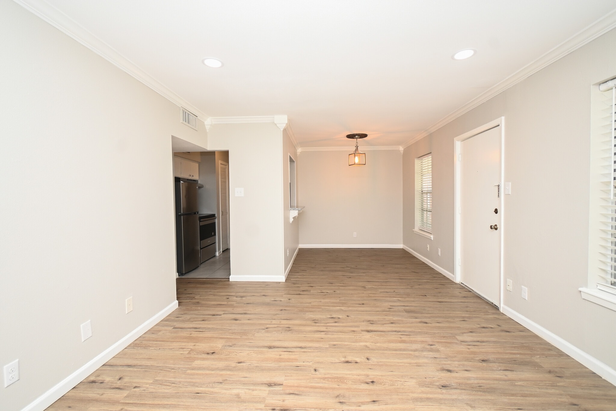 Dining Area 1 - 3820 Fairfield Ave