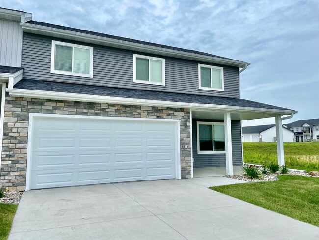 Building Photo - 510 Balsam Dr