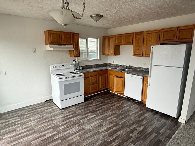 Building Photo - 4027 E 8th Ave