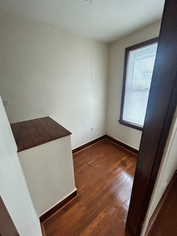 Building Photo - 323 Onyx Ave