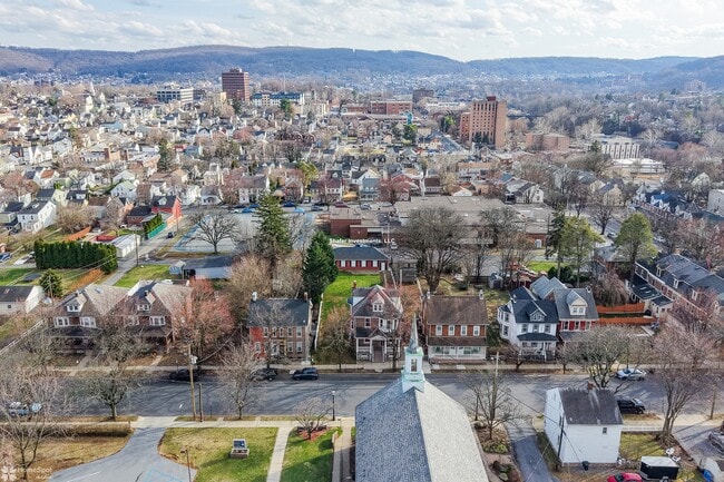 Building Photo - 67 W Laurel St