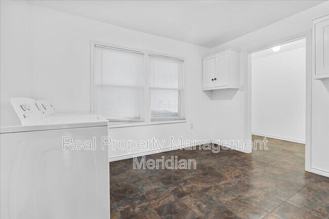 Building Photo - 3201 McCart Ave