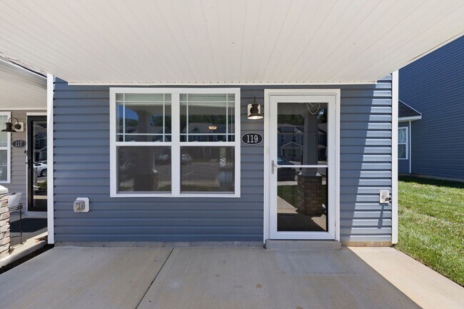 Building Photo - Gorgeous End Unit Townhome for Rent!!