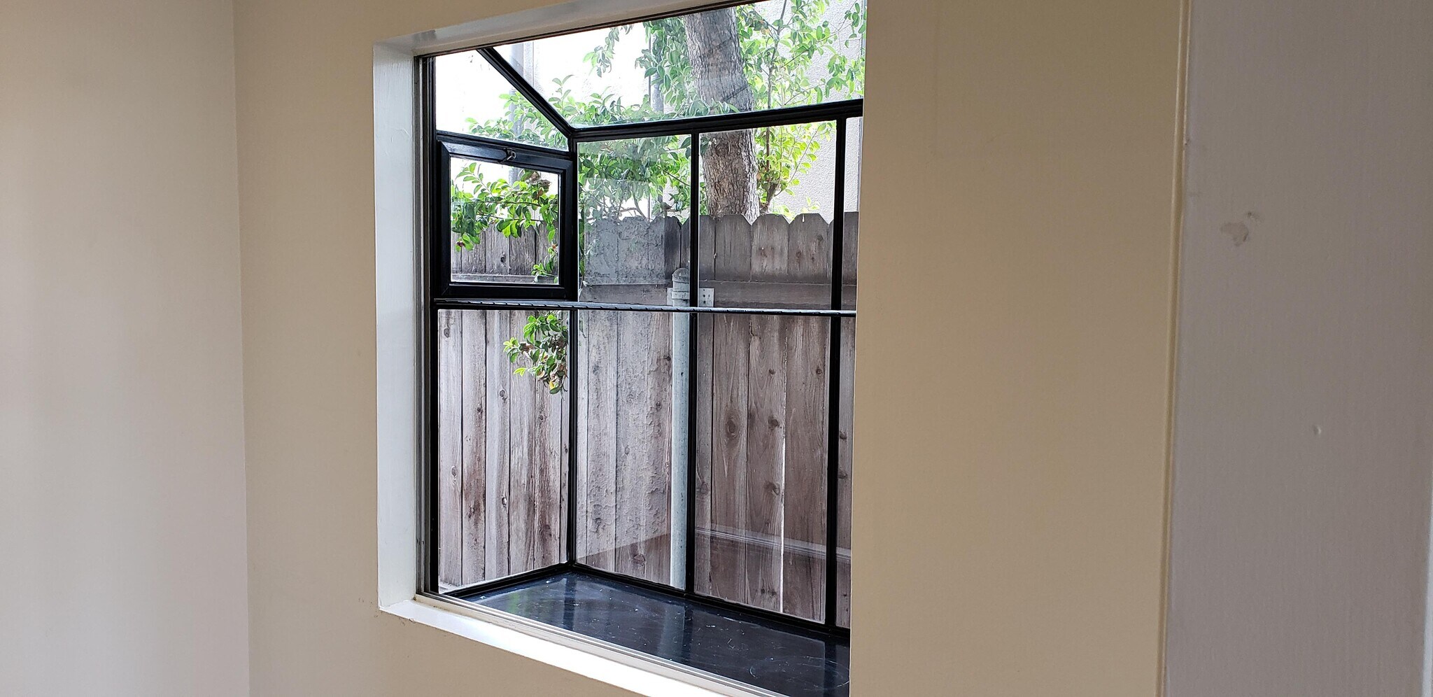 Building Photo - 1218 9th St