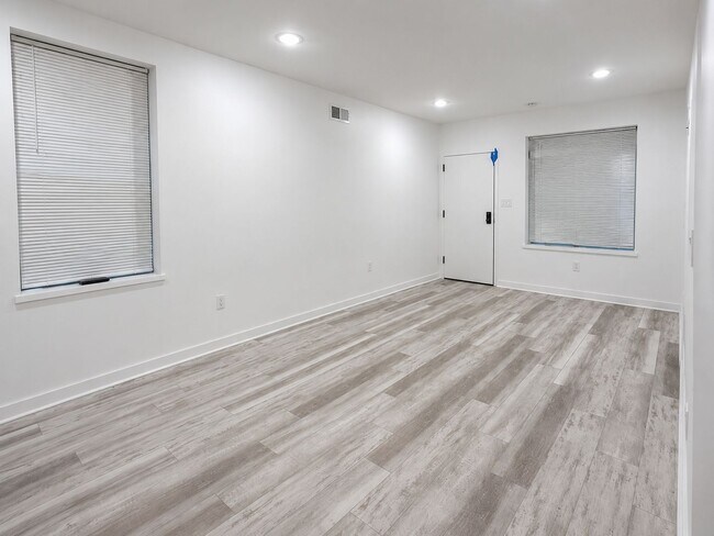 Building Photo - 129 S 51st St