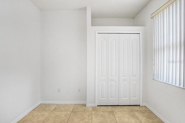 Building Photo - 930 Grand Canyon Dr