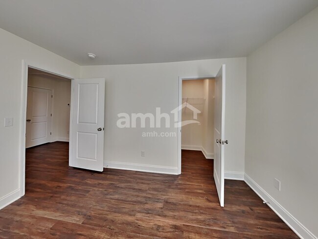 Building Photo - 123 Marin Dr