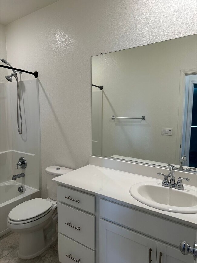 Building Photo - $500.00 off first full months rent