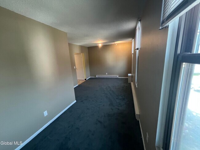 Building Photo - 128 Milton Ave
