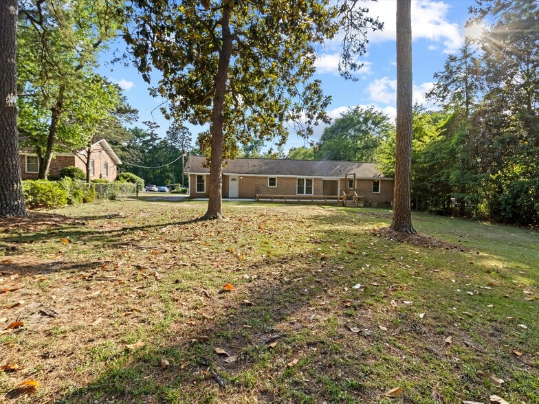 Building Photo - 3234 Hunter Dr