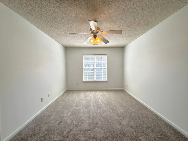 Building Photo - 1148 Academic Dr