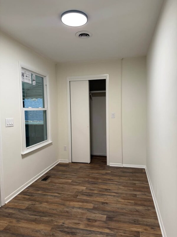 Building Photo - 678 Main St