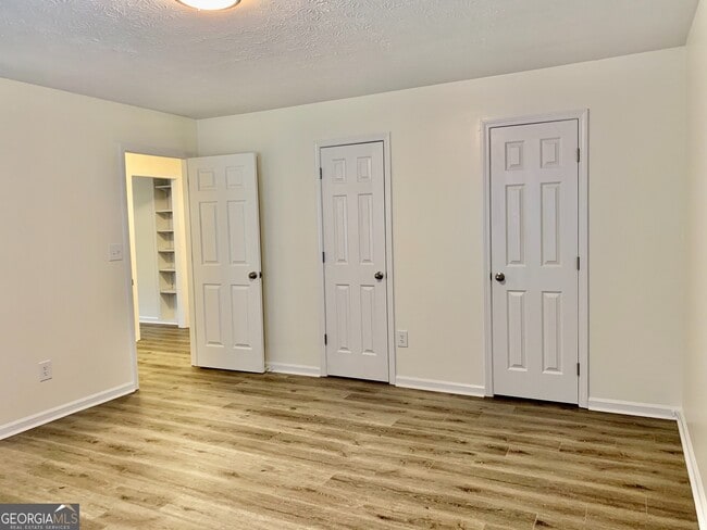 Building Photo - 322 Powder Springs St