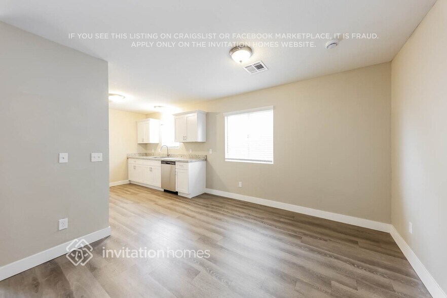 Building Photo - 2251 W Roeser Rd