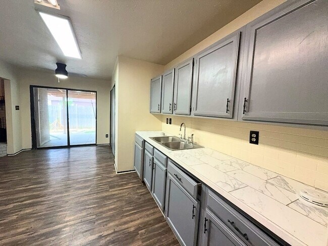 Building Photo - 1233 Steinburg Ln