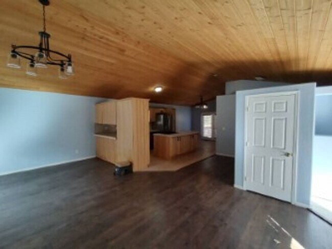 Building Photo - Move-In Ready 3-Bedroom Cabin-Style Home with Huge Yard, Deck & Garage in Pine Mountain Club